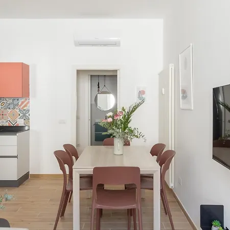 Iflat Colorful And Bright Apartament In Monti-3